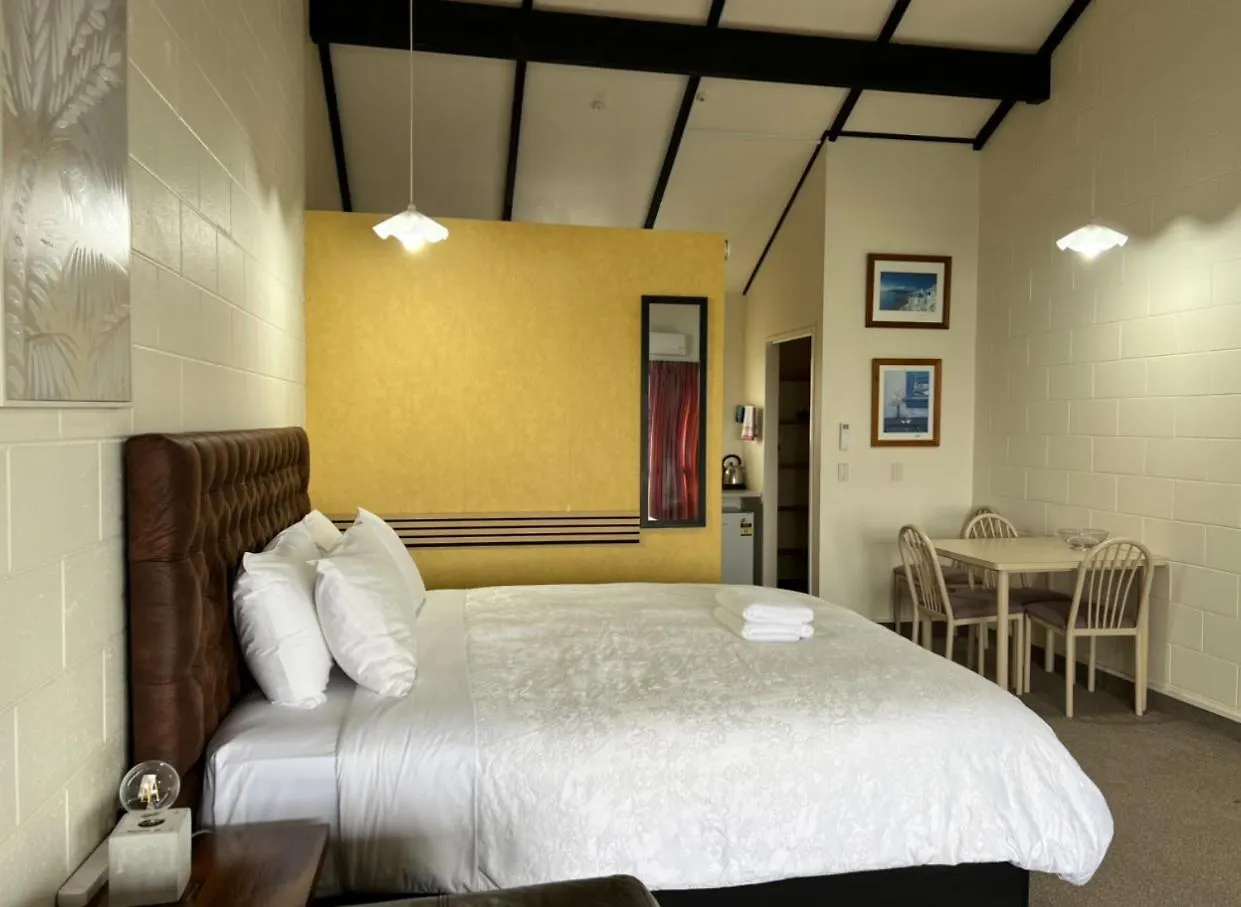 Mountain View Motel Taupo 3*,