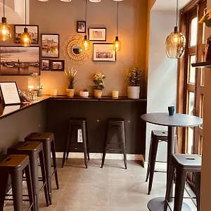 https://unique-hotel-jungfrugatan.find-stockholm-hotels.com