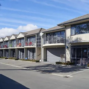 https://azena-motel.top-hotels-christchurch.com